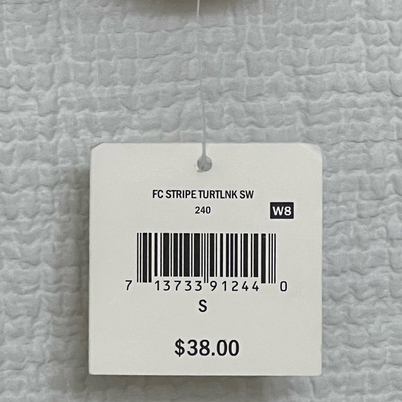 NWT Falls Creek Women’s Turtleneck Sweater. - Picture 2 of 2